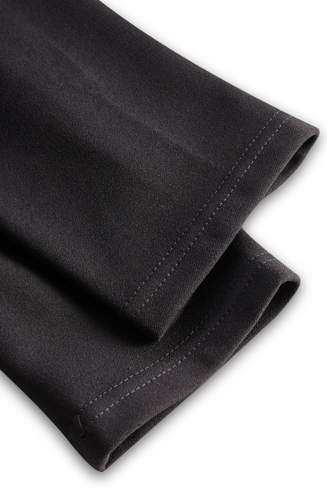 Nora | Raffiniertes schwarzes Kleid mit Gürtel und Stehkragen
