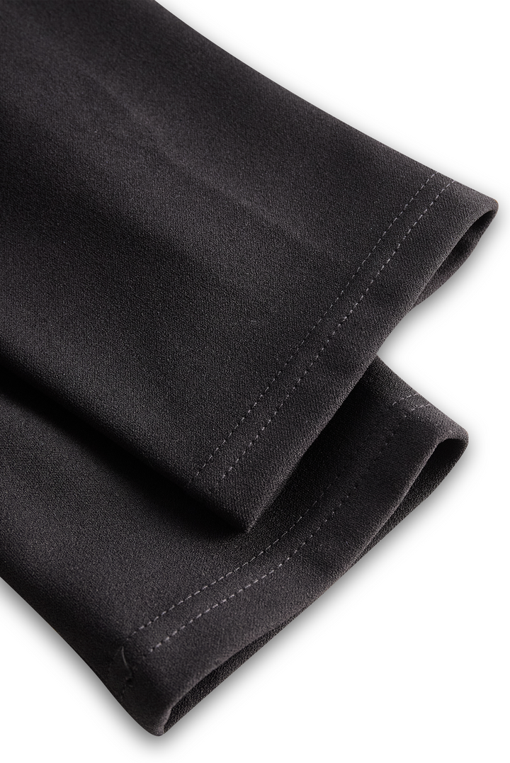 Nora | Raffiniertes schwarzes Kleid mit Gürtel und Stehkragen