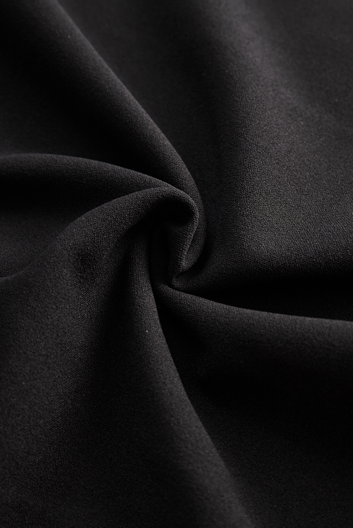 Nora | Raffiniertes schwarzes Kleid mit Gürtel und Stehkragen