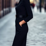 Nora | Raffiniertes schwarzes Kleid mit Gürtel und Stehkragen