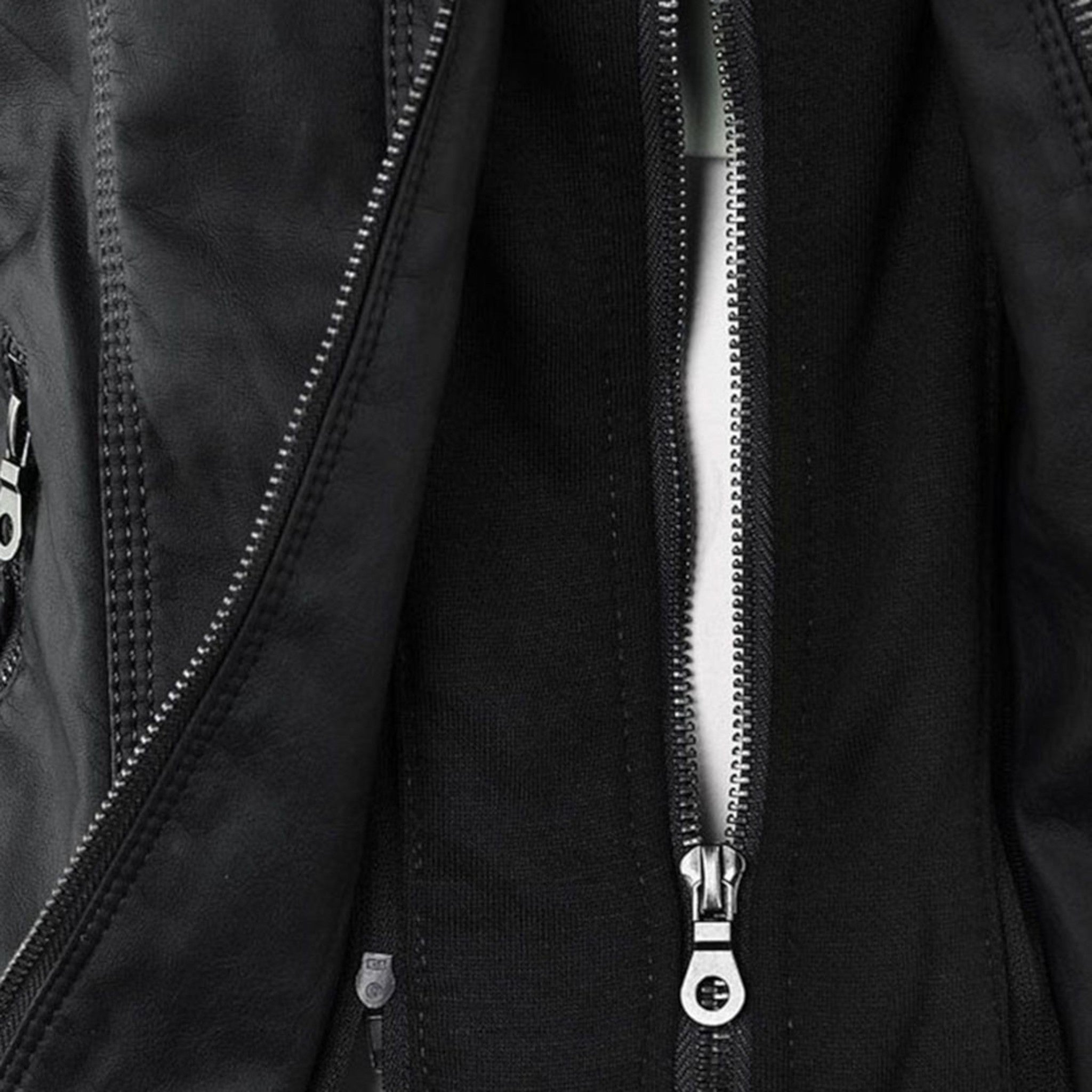 Laurina™ | Enganliegende Bikerjacke mit Kapuze